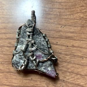 Wrapped quartz necklace